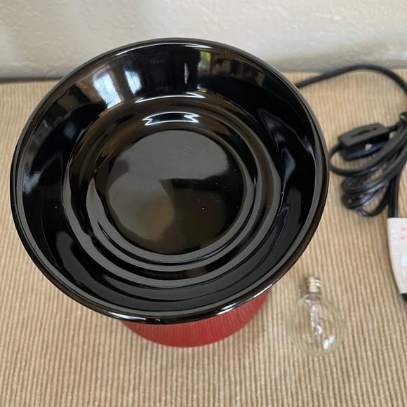 Scentsy warmer - Picture 2 of 5